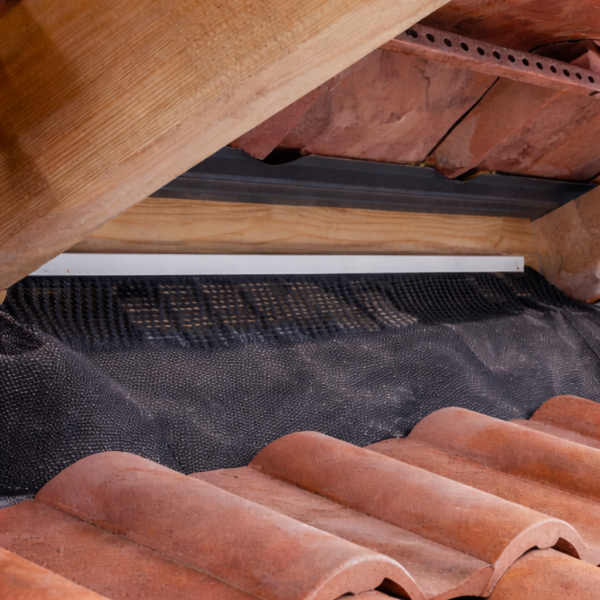 Une ventilation suffisante sous toiture